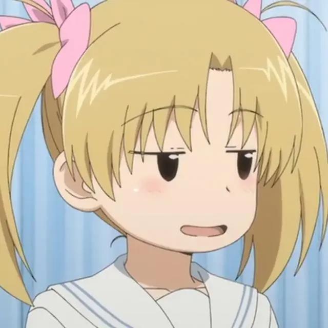 亲吻姐姐：当你们争亚香还是理香的时候，这个小萝莉我偷偷带走了