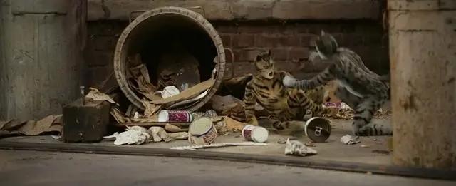 过气角色再就业，边自黑边秀版权还得看迪士尼！