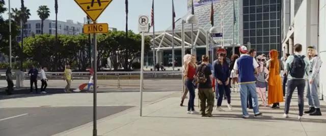 过气角色再就业，边自黑边秀版权还得看迪士尼！