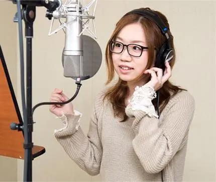 川柳少女：动漫中各个人物的声优，大部分是从小就开始做声优的