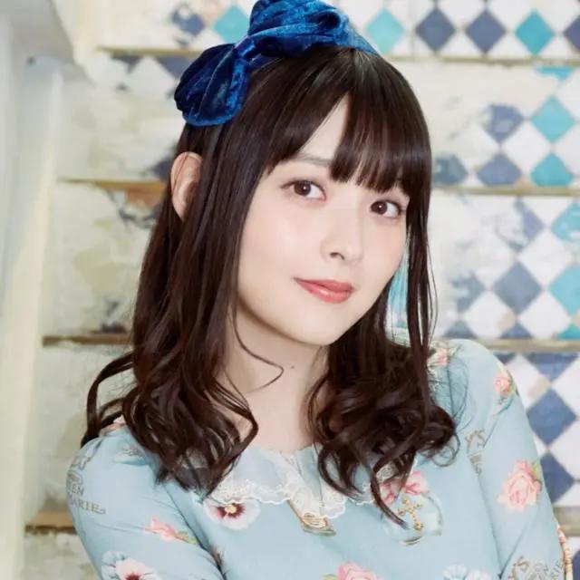 川柳少女：动漫中各个人物的声优，大部分是从小就开始做声优的