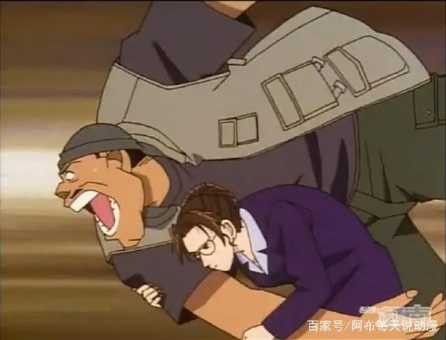 名侦探柯南：六位女骑士是正义的化身，其中一位为柯南挡过子弹！