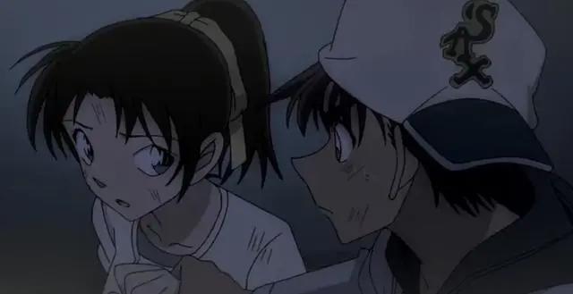 《名侦探柯南：唐红的恋歌》：平次和叶发糖，新兰互赠歌牌显心意