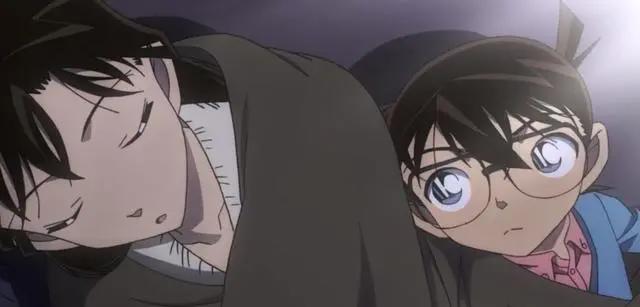 《名侦探柯南：唐红的恋歌》：平次和叶发糖，新兰互赠歌牌显心意