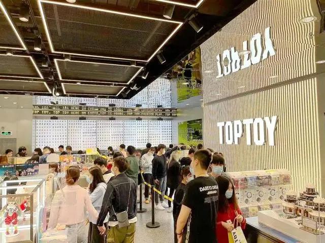 TOPTOY跨界打劫，泡泡玛特难再“独秀”