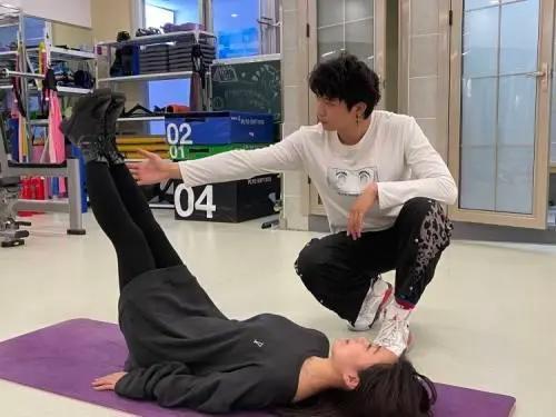 百味人生｜从摔跤冠军到演艺达人一位济宁小伙“漂”在青岛的快乐生活