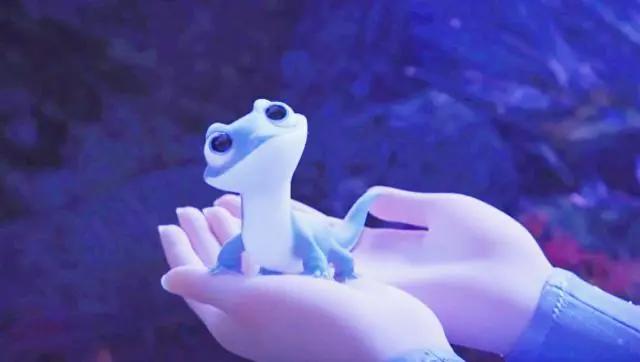 冰雪奇缘2吉祥物雪宝地位被占据，火灵成新萌神，还出了超萌戒指