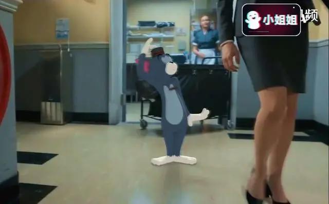 对比《猫和老鼠》的几个版本，2021年电影非扁平又不像3D，很别扭