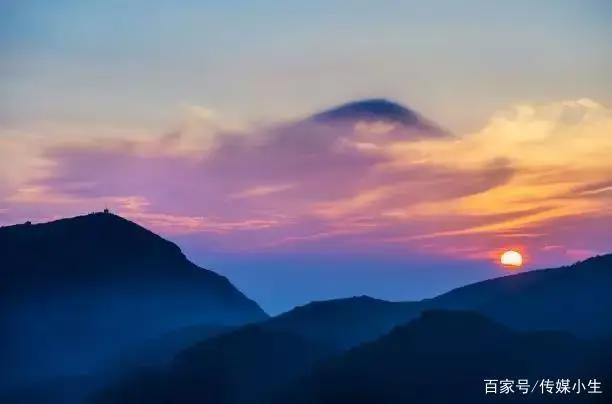 宫崎骏动漫般的，晴天，阴天，下雨天