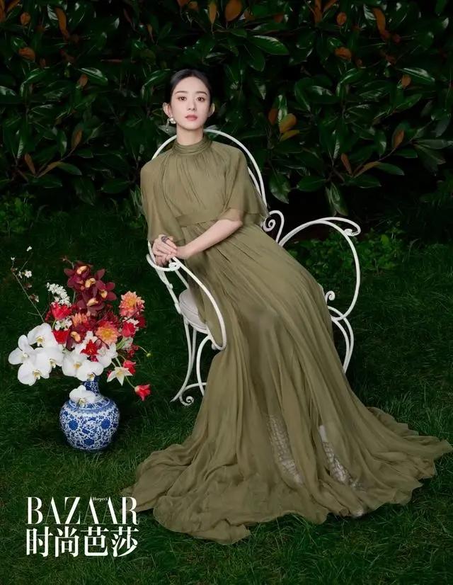 《时尚芭莎》公众号发布赵丽颖采访：且温柔，且坚定