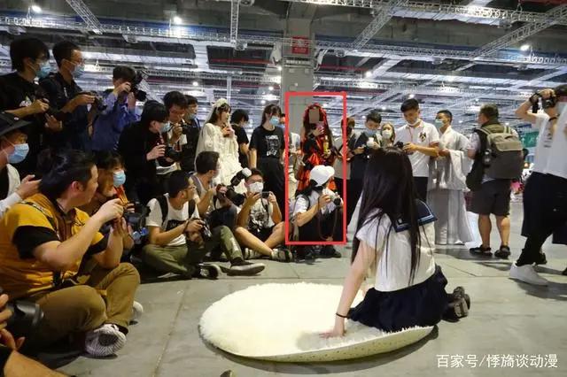 日本一男子偷《租借女友》漫画被捕！LiSA《红莲华》下载量破百万