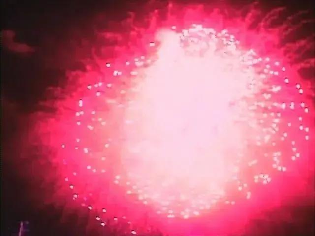 邀你看一场最美花火——岩井俊二《烟花》