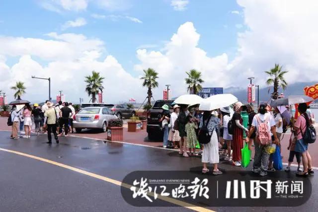 “烟花”来临前，奇美天空刷屏网友：或许这是暴风雨来临前的片刻安静