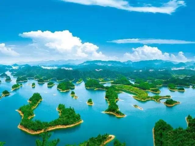 《攀登者》最大劲敌？这部“珠峰”动漫，烂番茄指数竟比哪吒还高