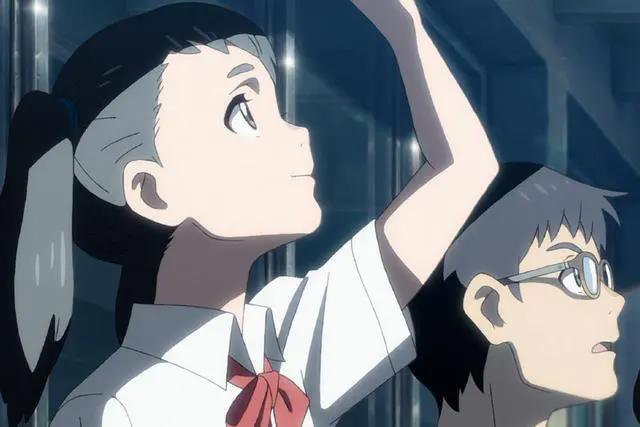 《天气之子》联动《你的名字》，有发现其中男女主角客串的请举手