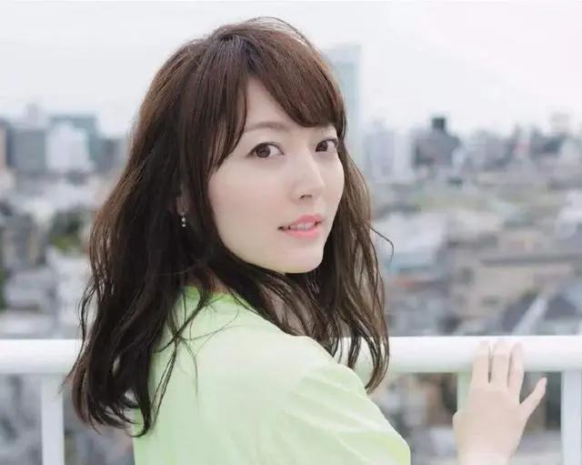 天气之子可以多有趣，疑似新海诚宇宙出现，花泽香菜再度客串出演