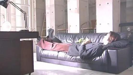 假面骑士龙骑：最为经典的大逃杀，不战斗就无法生存！