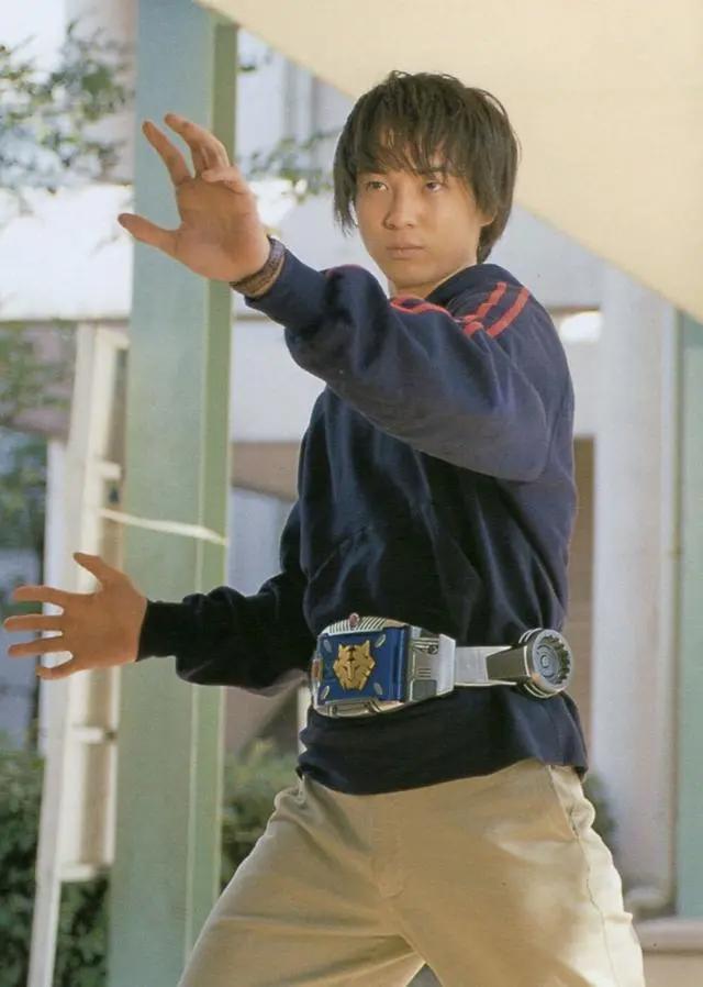 假面骑士龙骑：最为经典的大逃杀，不战斗就无法生存！