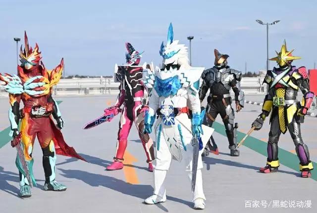 如何评价已经完结的假面骑士圣刃佳作守门员真正的低开高走神作