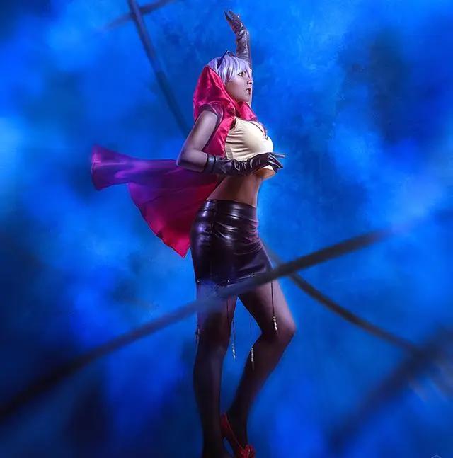 JOJO：“星尘斗士”中最漂亮的女孩子是她，银发女孩演绎神级cos