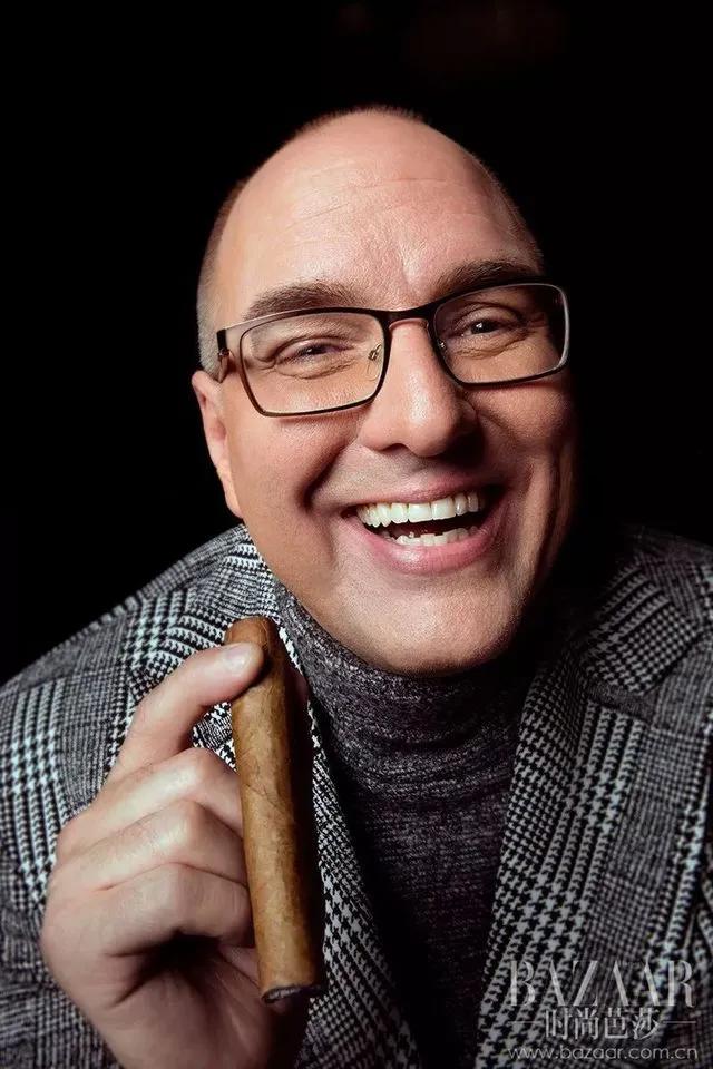 迪士尼最年轻画师为女儿创作《花木兰》，为世界搭建马戏团！