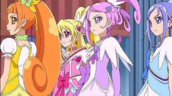 《光之美少女》中，主角们使用的变身器大介绍