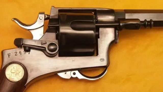 「世界百年轻武器」—意大利手枪设计体系解构—上篇