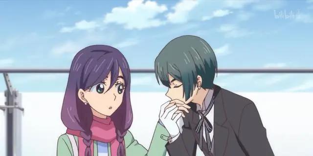 我太受欢迎了该怎么办：女主与学长VS女主与学妹你更喜欢哪一对？