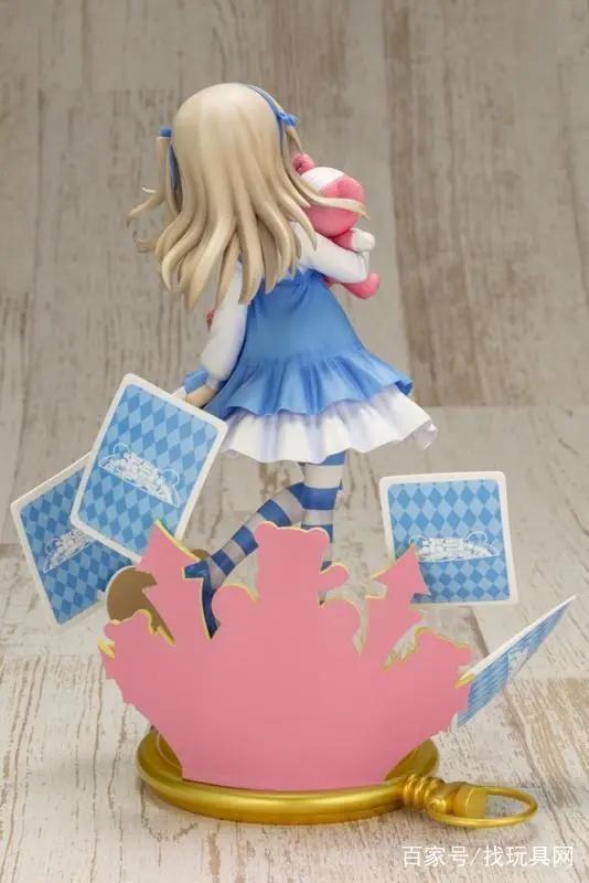 《少女与战车》怀抱破烂熊的天才岛田爱里寿~