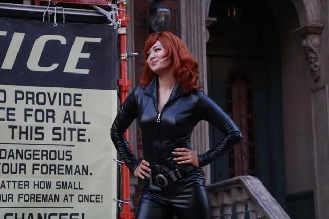 名侦探柯南：USJ上演cosplay秀，次元大介神还原，不二子差点意思