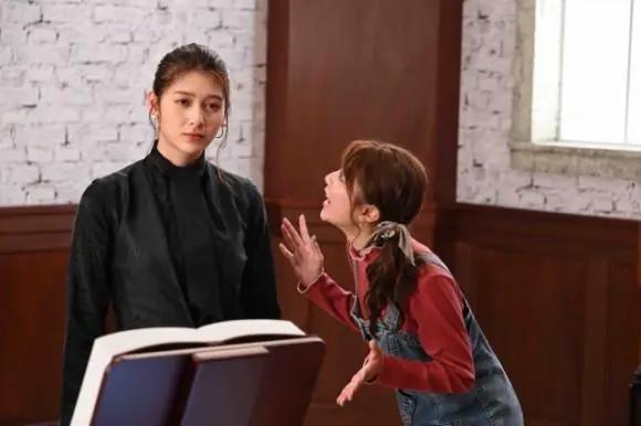 假面骑士圣刃第九话剧照公开：大秦寺化身剑闪，新老婆登场了！