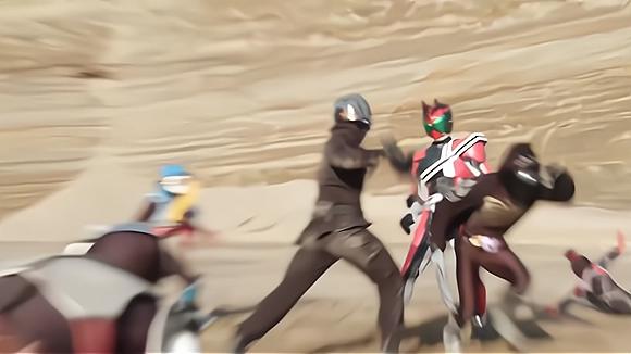 假面骑士圣刃 全开者剧场预告，帝骑登场战斗，王小明却无缘登场