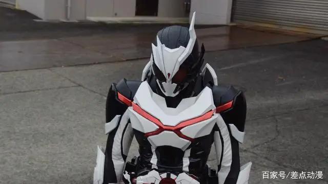 假面骑士零一：各形态的数据如何？有4个骑士踢将近一百吨