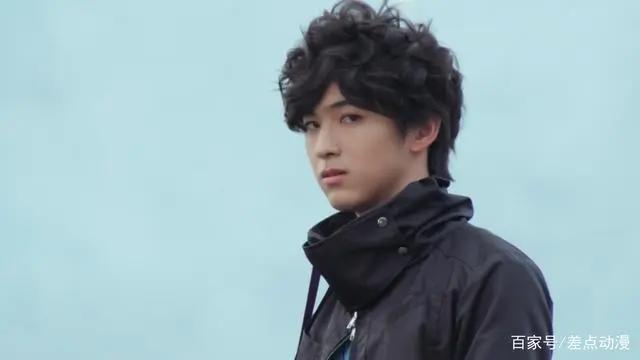 哪些假面骑士假装过其他骑士？小编知道6个，有龙牙和凯撒