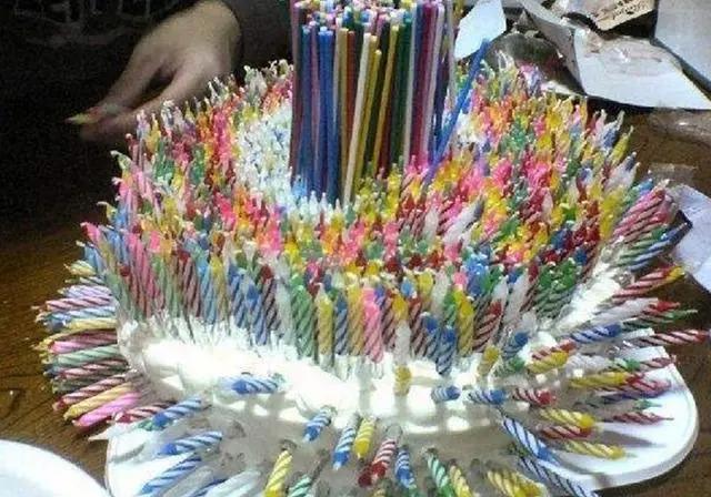 《天官赐福》花城今天过生日，灰灰的贺图好帅，鬼王花好像优化了