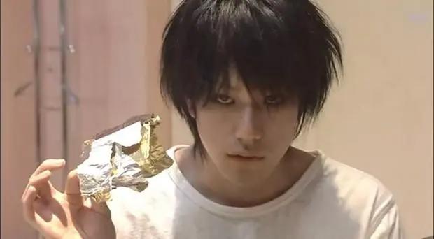 有他就不雷《10位动漫真人版最佳演员》，还原度最高的角色就是他