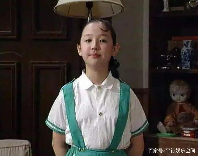 《我爱我家》过去27年，饰演贾圆圆的关凌，现在怎么样了？