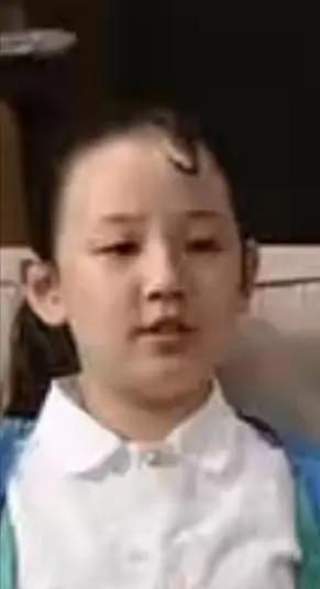 《我爱我家》贾圆圆4岁女儿曝光！古灵精怪很讨喜，脸型复制妈妈