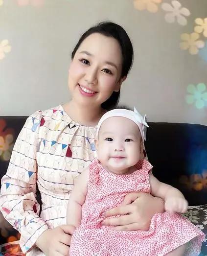 《我爱我家》贾圆圆4岁女儿曝光！古灵精怪很讨喜，脸型复制妈妈