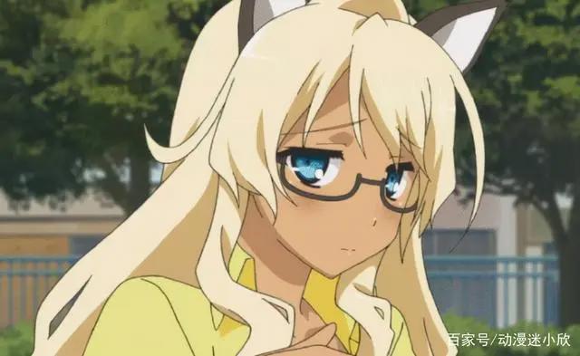 被眼镜封印的颜值，戴上眼镜平平无奇，摘下后：美女你谁？