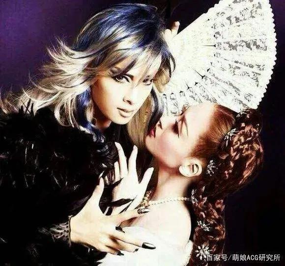 宝冢歌剧院，全日本男人的情敌，居然是比男子更英俊的女演员？