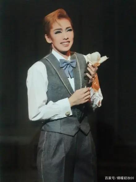 宝冢歌剧团：风华绝代的姐姐们进入动漫，依旧是大家的梦中情人