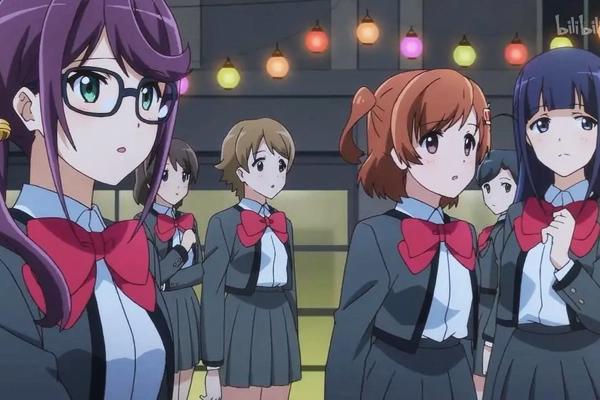 少女歌剧，绚丽的舞台剧加上刺激的战斗场面，且看且珍惜