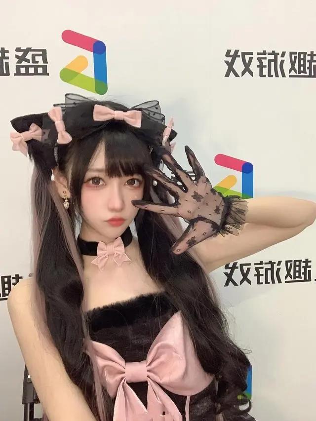 2021CJ龙珠大王现身展会，红黑毒液1:1模型太帅，花木兰高度还原