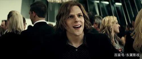 《蝙蝠侠大战超人》，两个光明之子的冲突