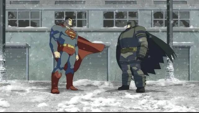 超人后来成了政府走狗，老的不行的蝙蝠侠把他揍了一顿