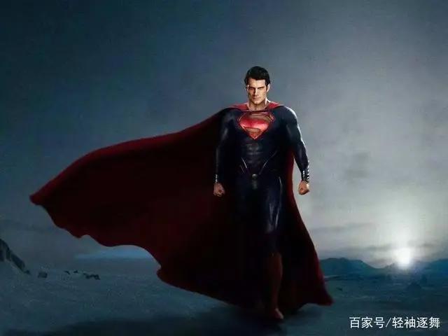 蝙蝠侠没有超能力，凭什么总能打败超人？