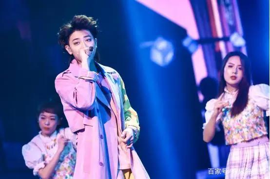 快手这场晚会的主持人，不是“人”