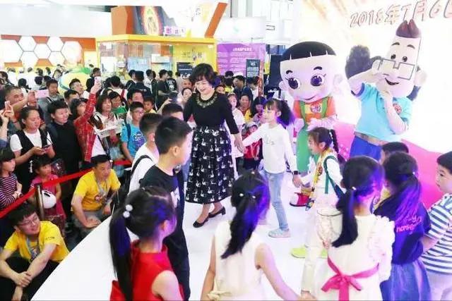 《新大头儿子和小头爸爸3》亮相动漫节，鞠萍姐姐也来啦