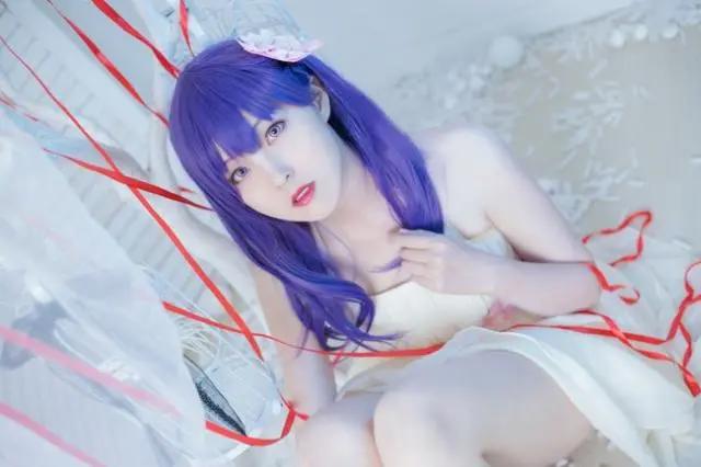 Fate：间桐樱cos，白色连衣裙圣洁无比，网友惊呼：神仙颜值！